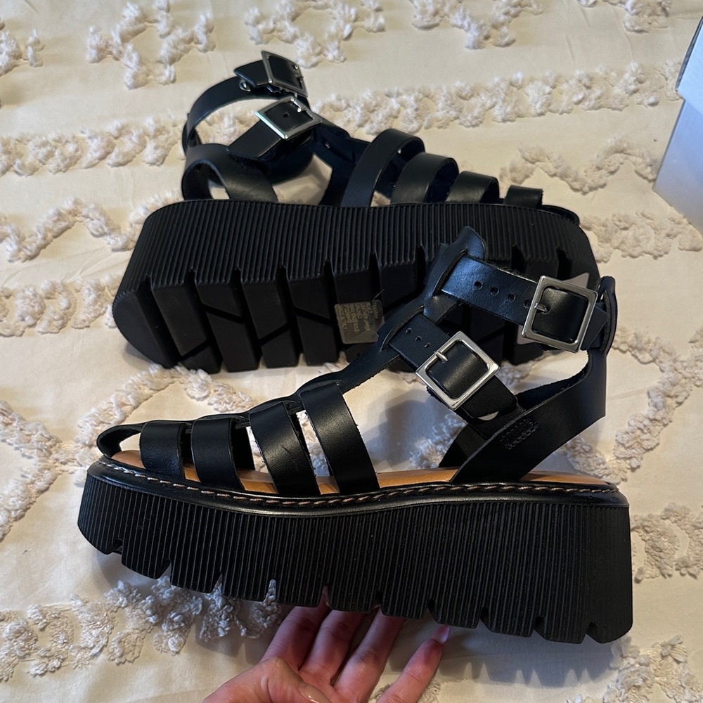 Black Platform Gladiator Sandals with Buckle Straps
